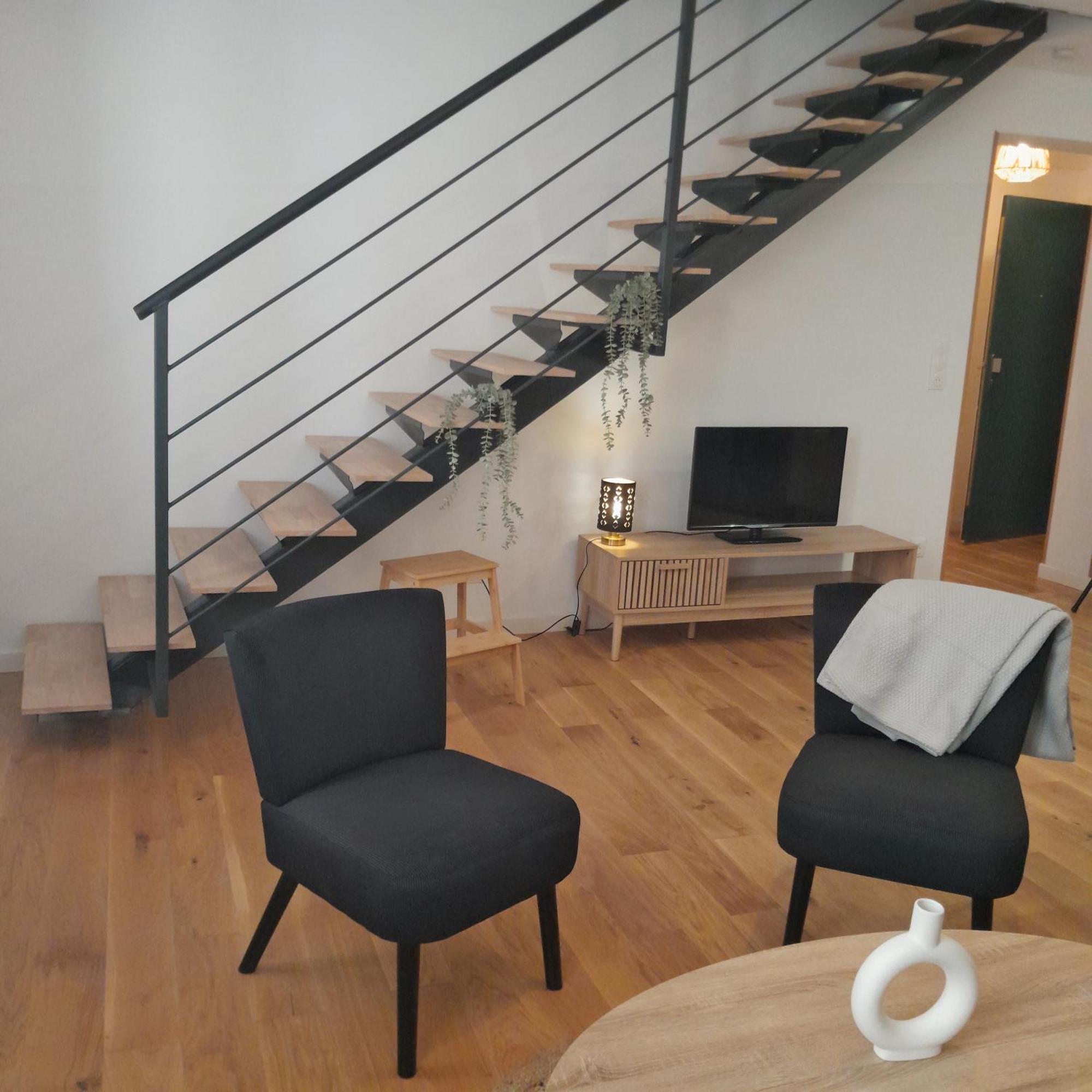 Renaissance Apartment *